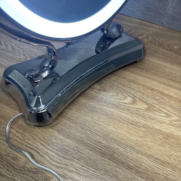 Zadro Glamour Lighted Vanity Mirror GLA75 – Dual 5x/1x Magnification Swivel - Picture 6 of 12